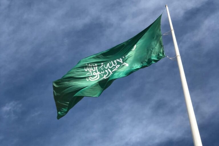 Saudi Arabia Issues Visa Warning, Cracks Down on Fake Hajj Companies