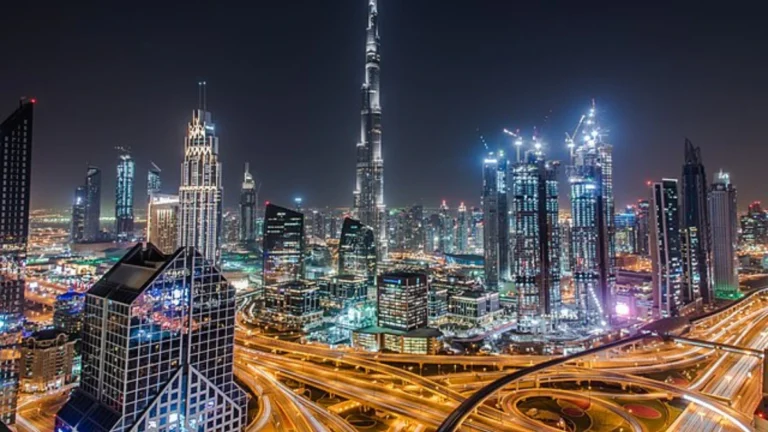 UAE Cuts Residency Visa and Work Permit Processing Time from 1 Month to 5 Days