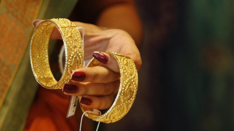 Dubai: Gold Prices Dip from Record High but Rise in Early Trade