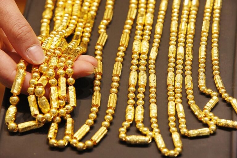 Dubai: Gold Prices Drop in Early Trade